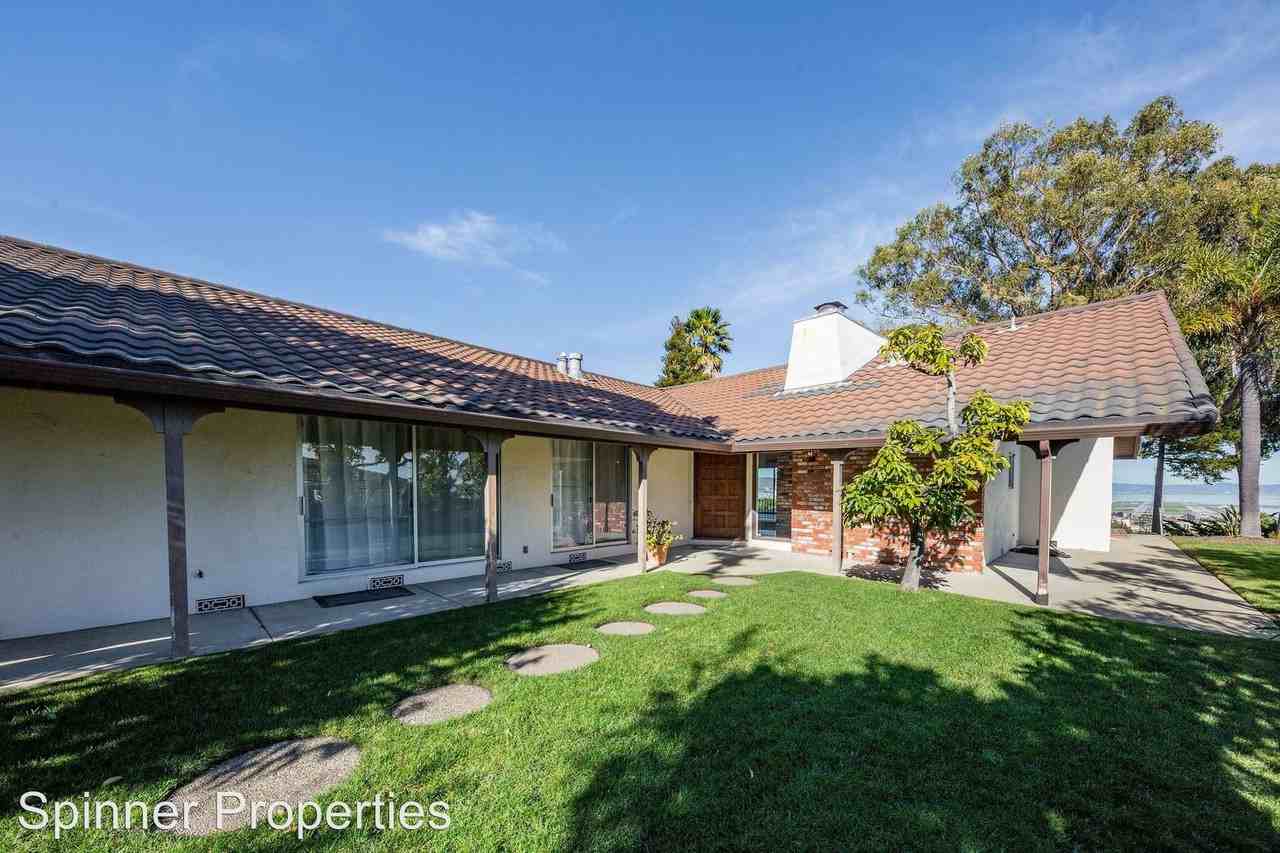 370 Loyola Dr - Photo 2 of 20
