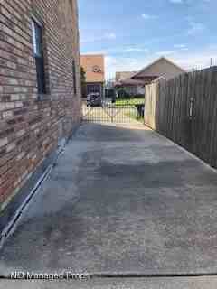 10954 Chaucer St - Photo 2 of 22