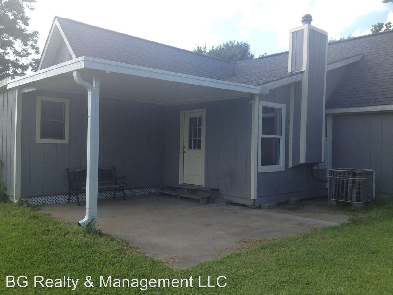 1019 Orange Grove Dr #4 - Photo 3 of 7