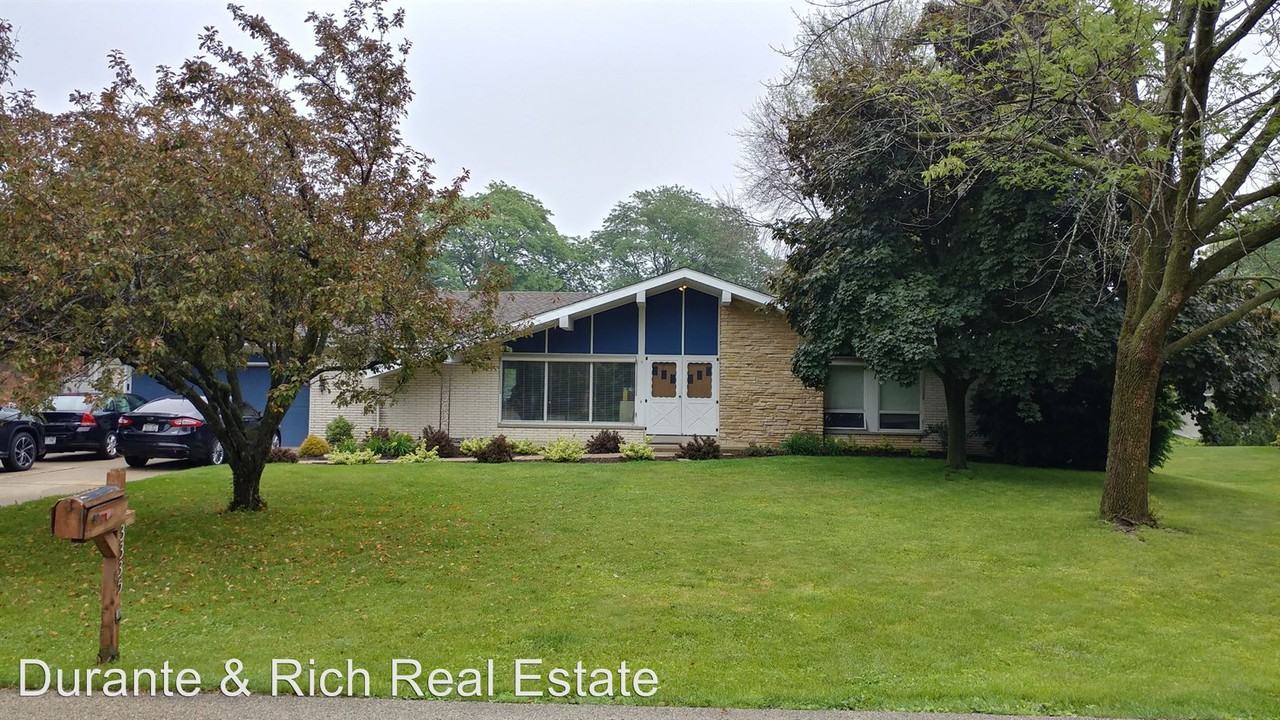 3335 Green Meadows Ln - Photo 2 of 20