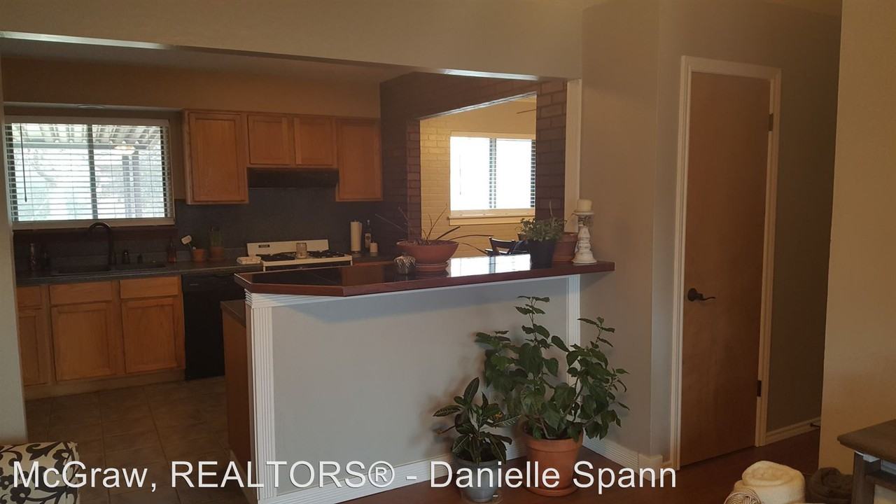 18511 E 4th St - Photo 3 of 20