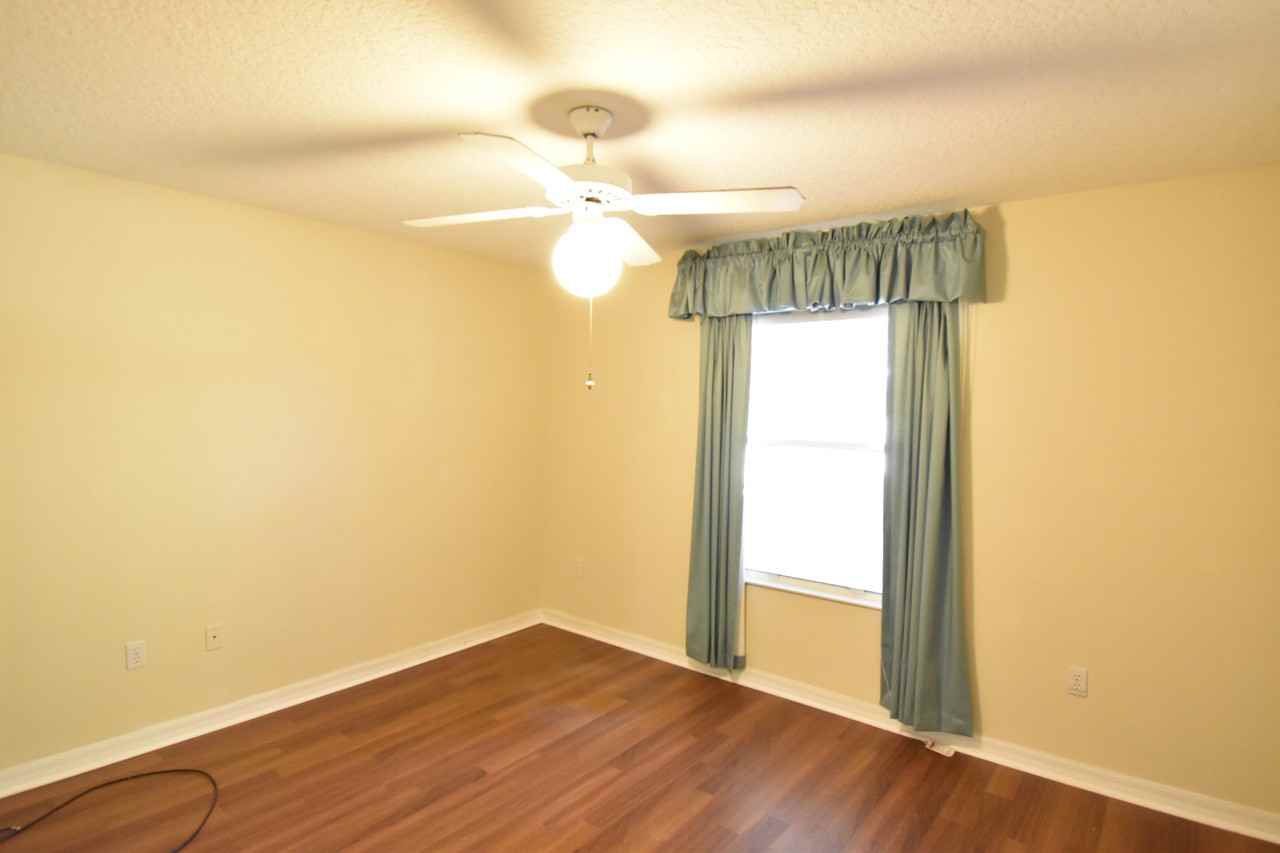 5948 Kendrew Dr - Photo 3 of 12