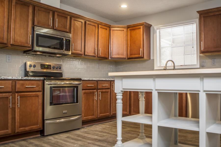 1301 Windsor Dr - Photo 2 of 28