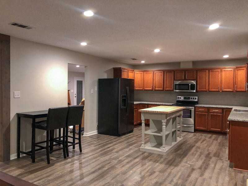 1301 Windsor Dr - Photo 3 of 28