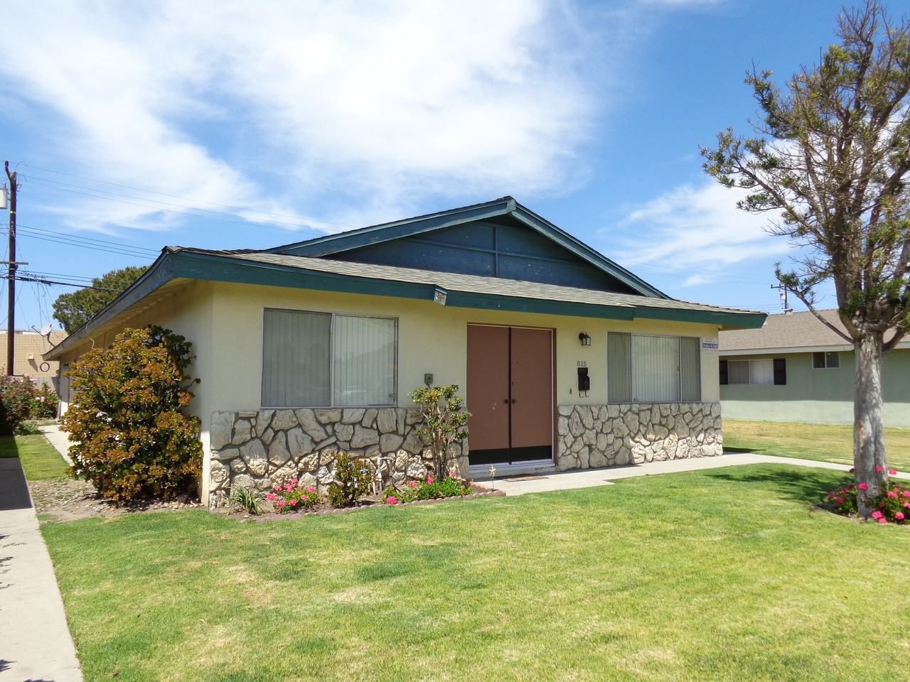 835 N M St - Photo 2 of 20