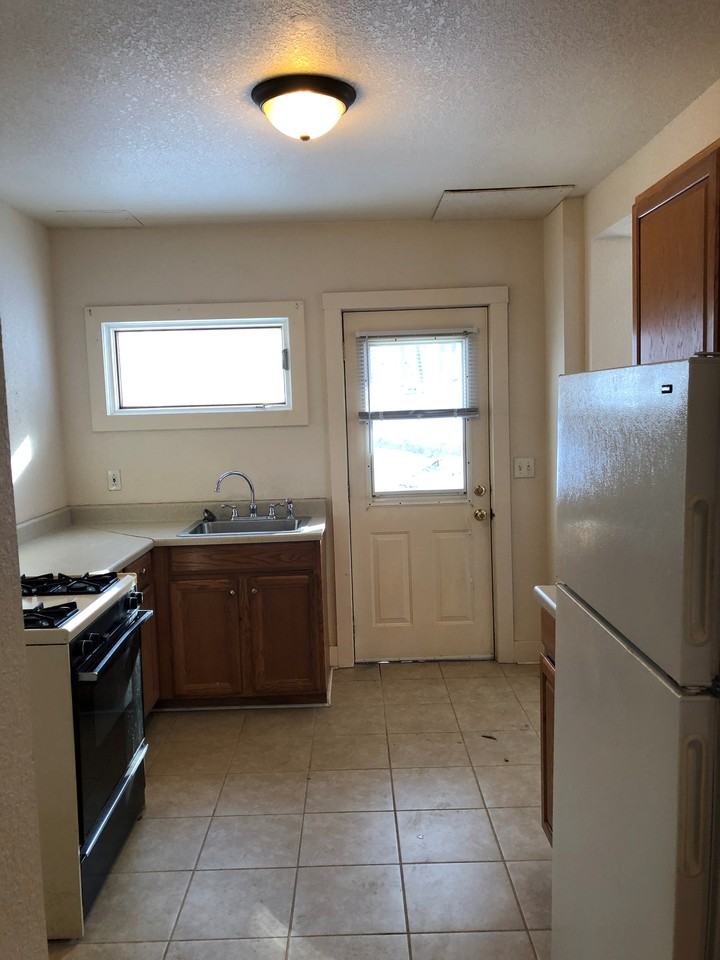 1115 Douglas Terrace - Photo 2 of 7