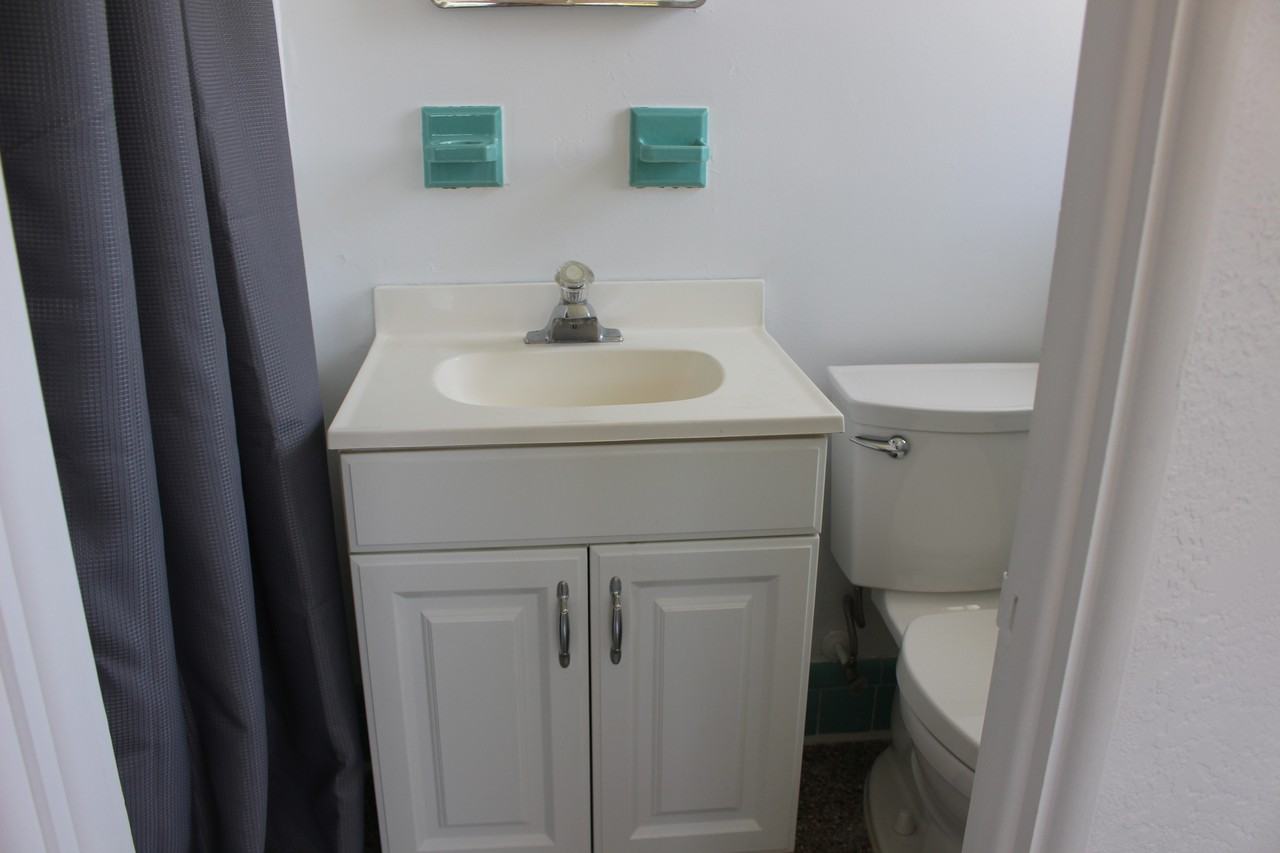 1504 Golden Ct - Photo 4 of 13