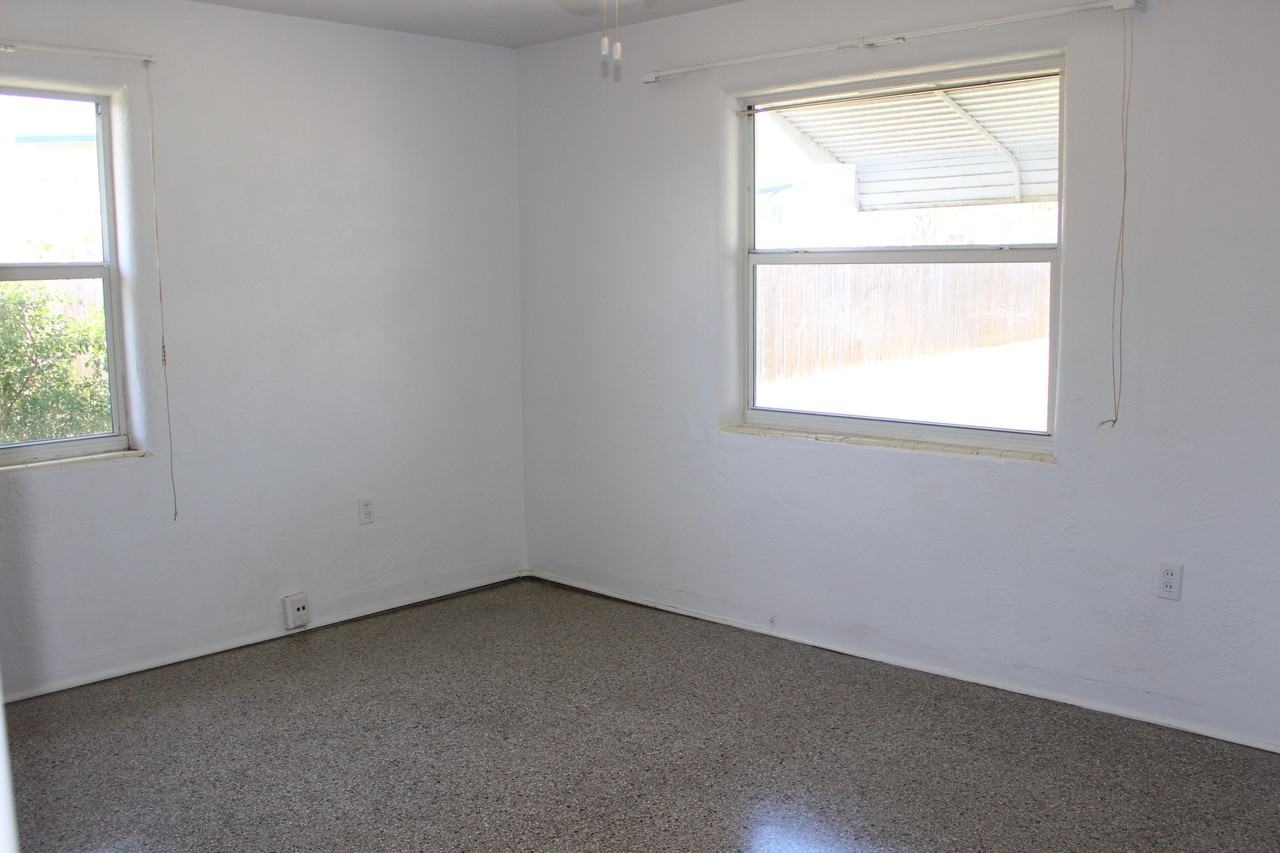 1504 Golden Ct - Photo 5 of 13