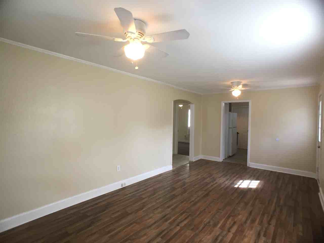 302 N M St - Photo 2 of 7