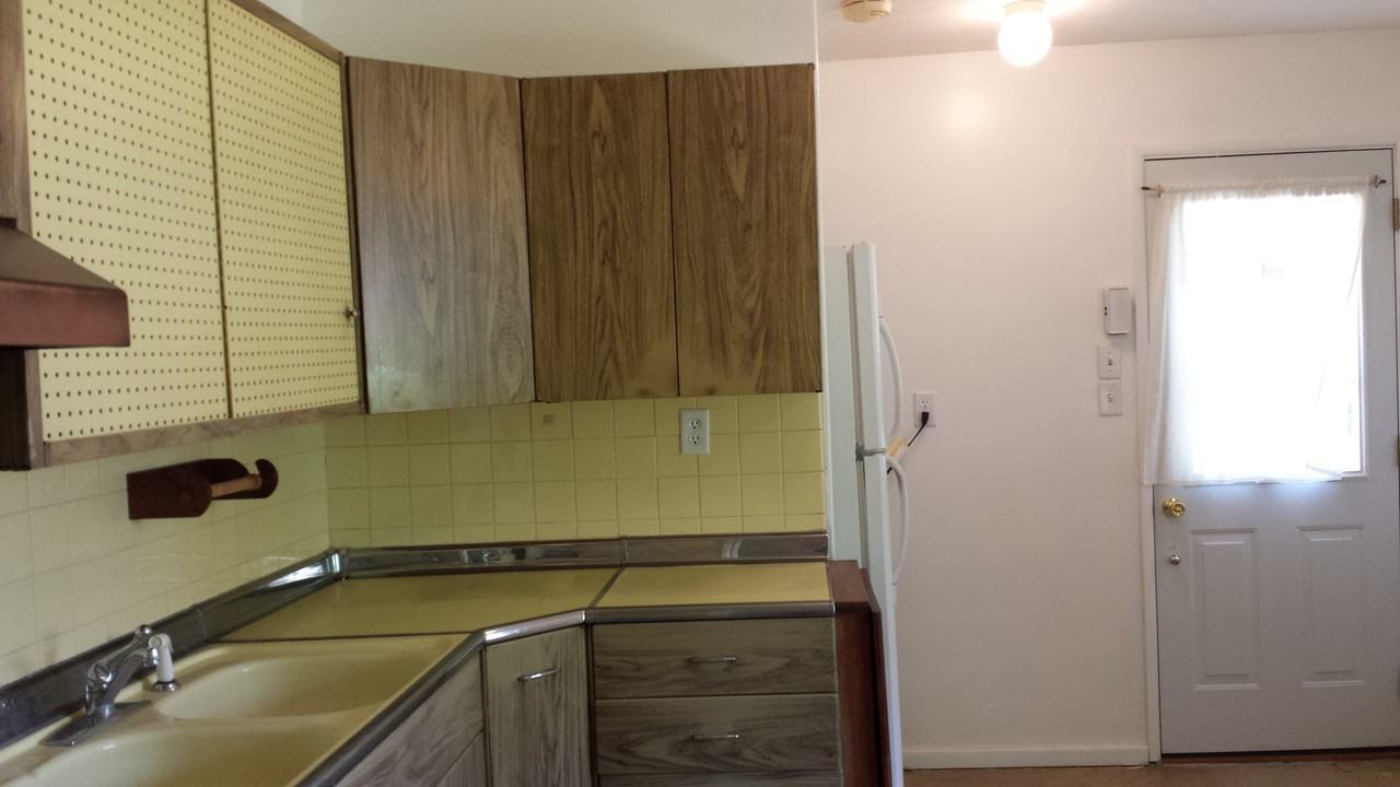 116 Phillips Dr - Photo 2 of 8