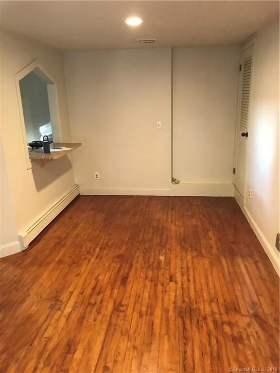 100 Old Kings Hwy N - Photo 2 of 5