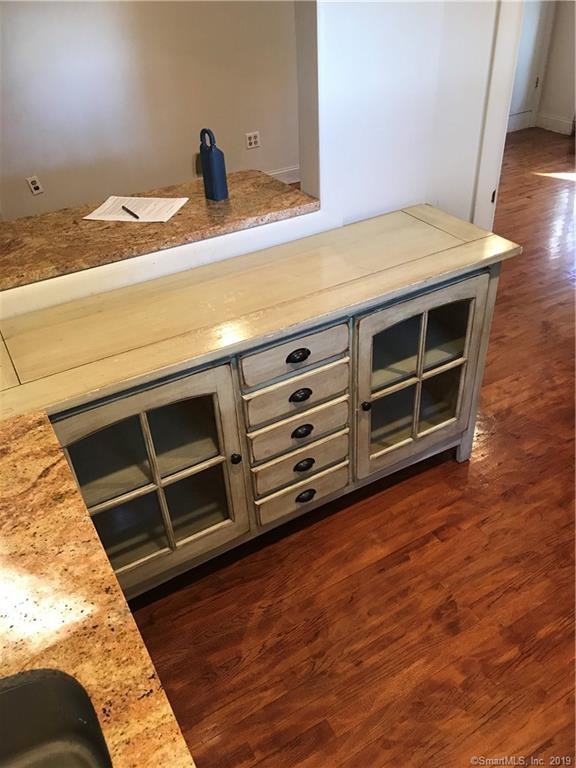 100 Old Kings Hwy N - Photo 3 of 5