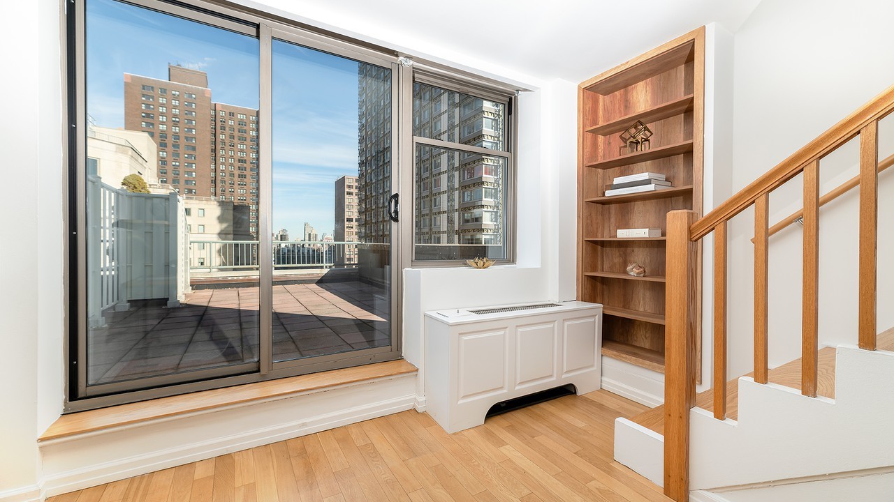 E 69th St #PHC - Photo 4 of 9