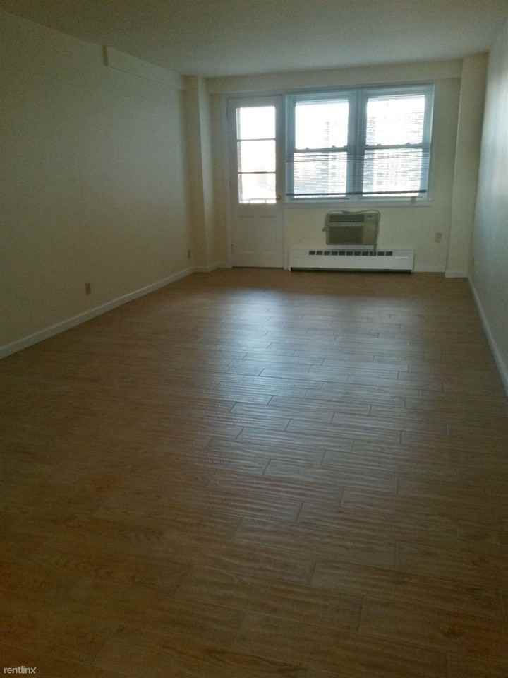 Bedford Towers - Bedford St - Photo 2 of 5