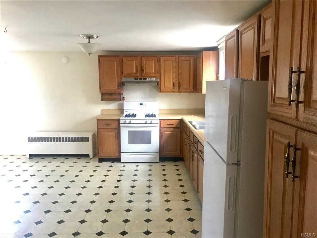 105 Cedar Ave - Photo 3 of 11
