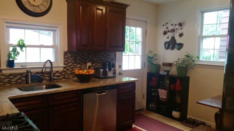 52 Sussex Rd - Photo 2 of 18