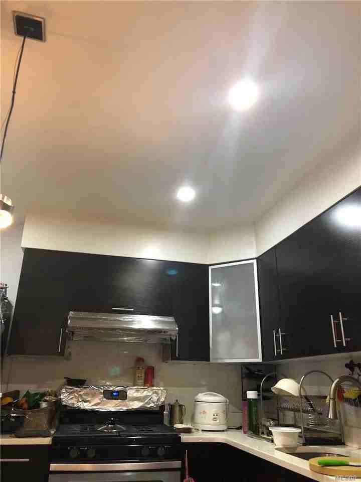 55-20 98th St - Photo 2 of 10