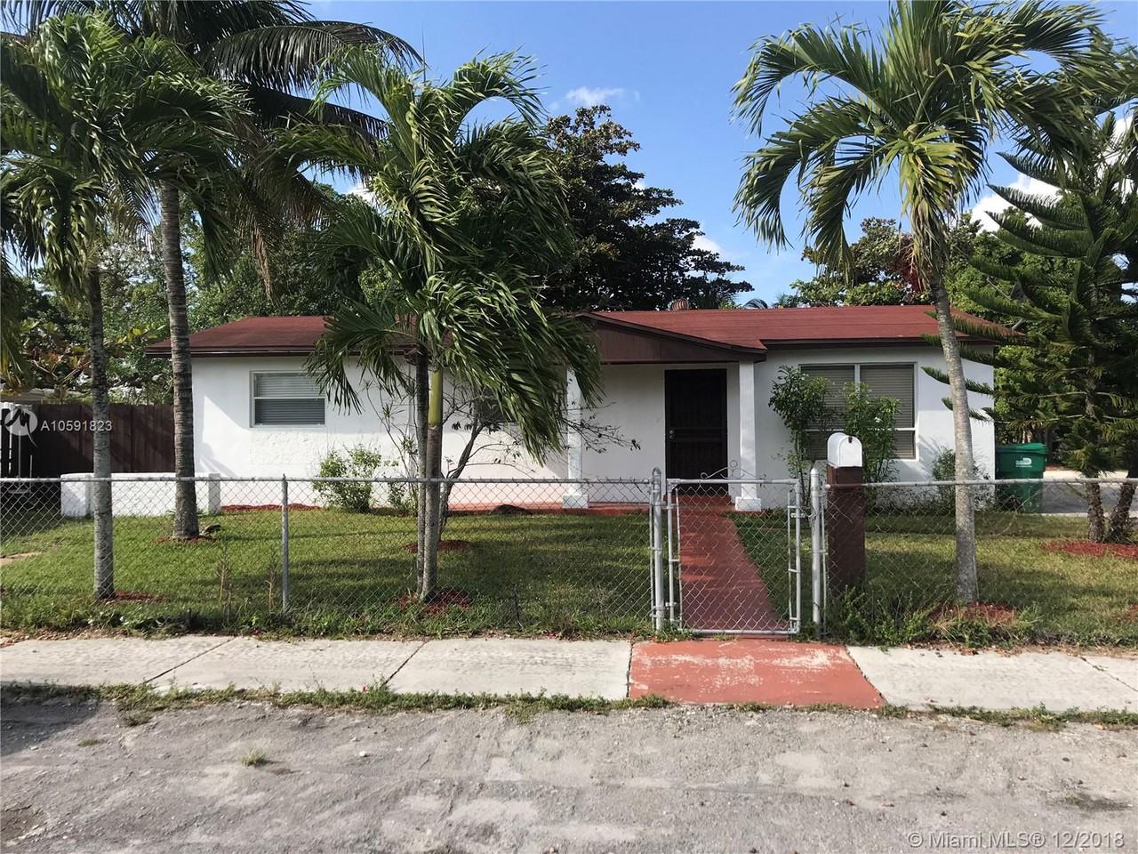 19422 NW 42nd Ct - Photo 3 of 8