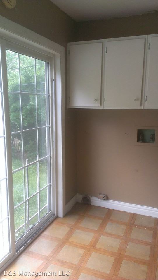 532 SW 34th St - Photo 3 of 3