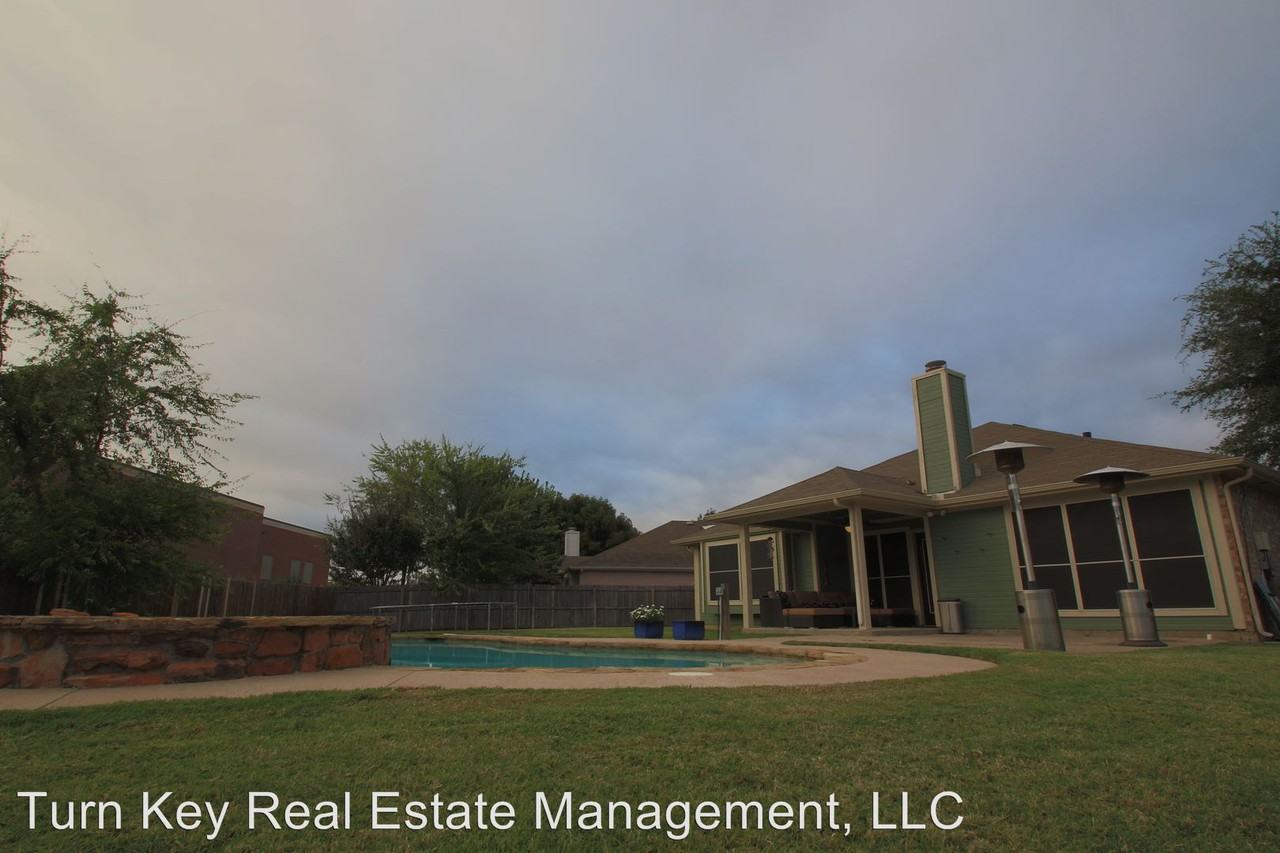 8116 Amistad Ct - Photo 2 of 33