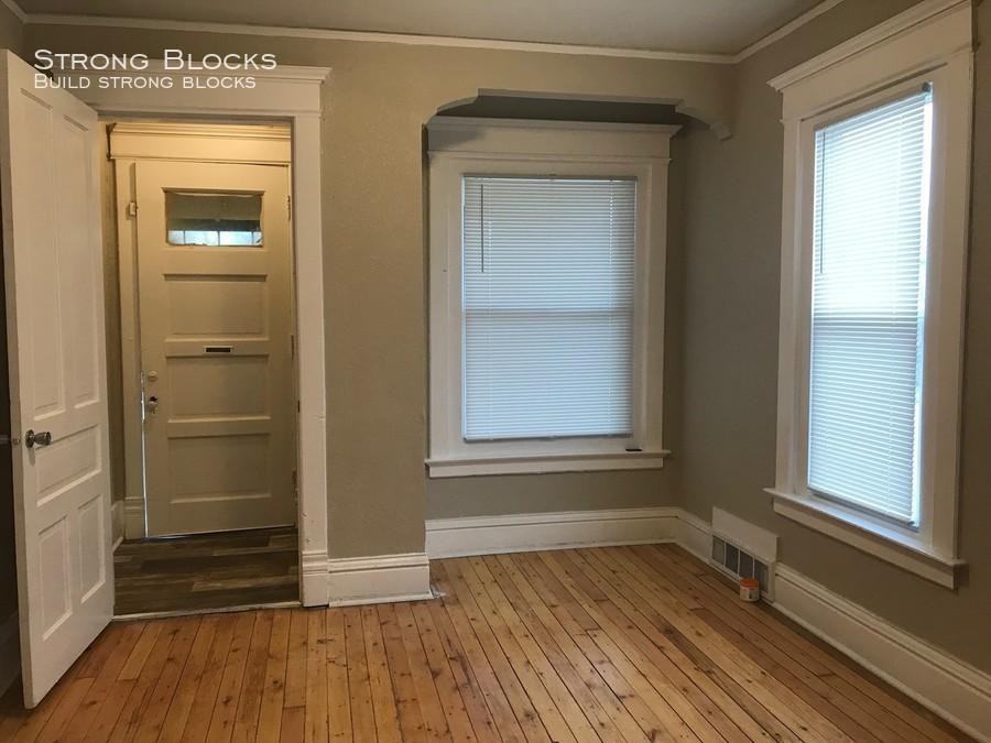1607 N 34th St - Photo 2 of 11