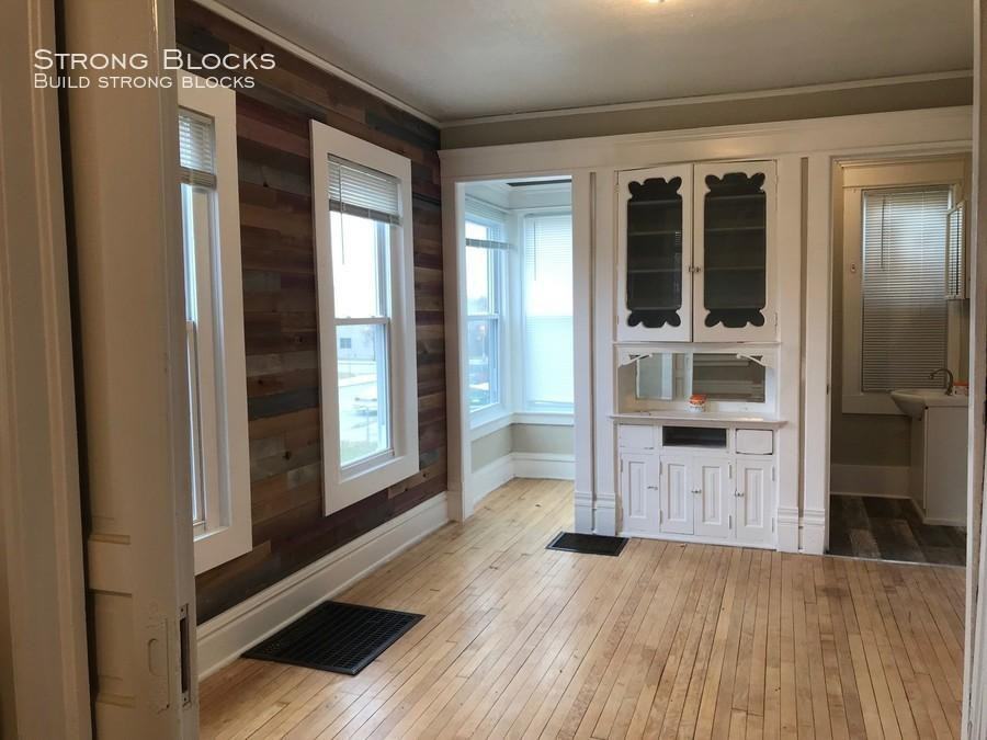 1607 N 34th St - Photo 3 of 11