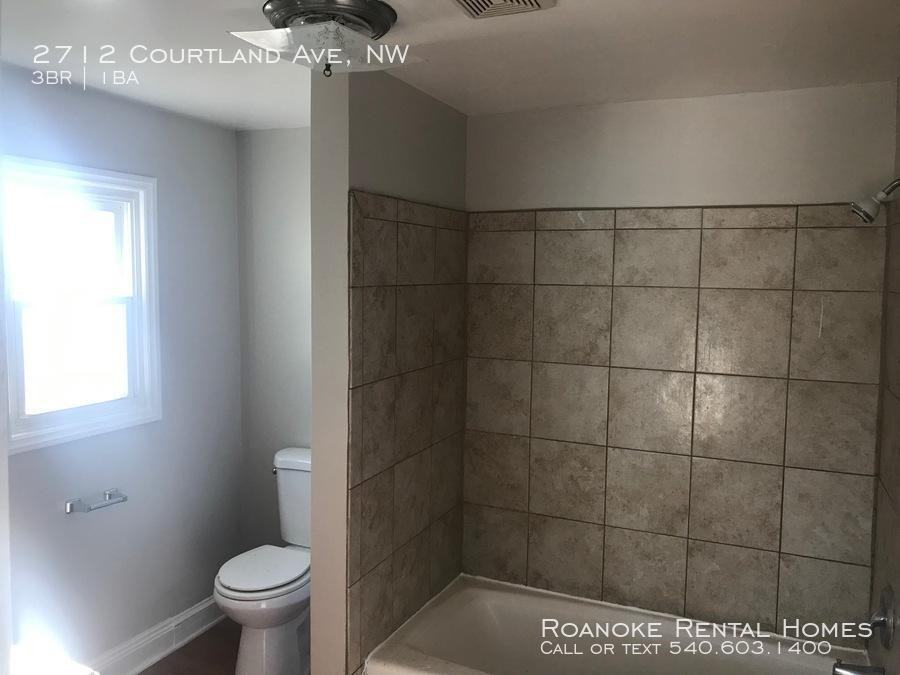 2712 Courtland Rd NW - Photo 2 of 8