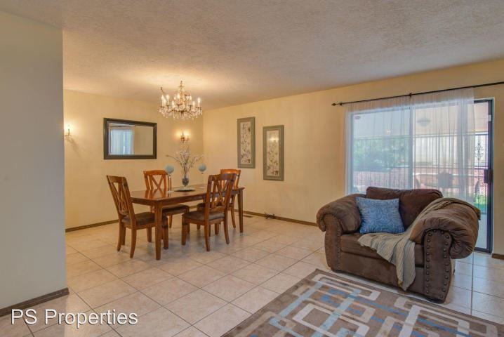 13901 Skyline Rd NE - Photo 3 of 20