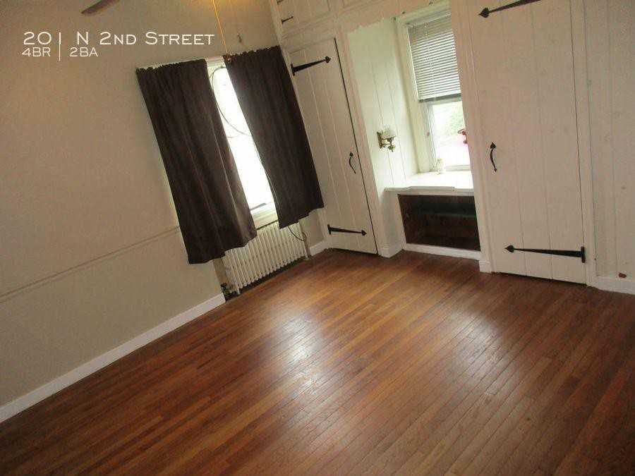 201 N 2nd St - Photo 3 of 13