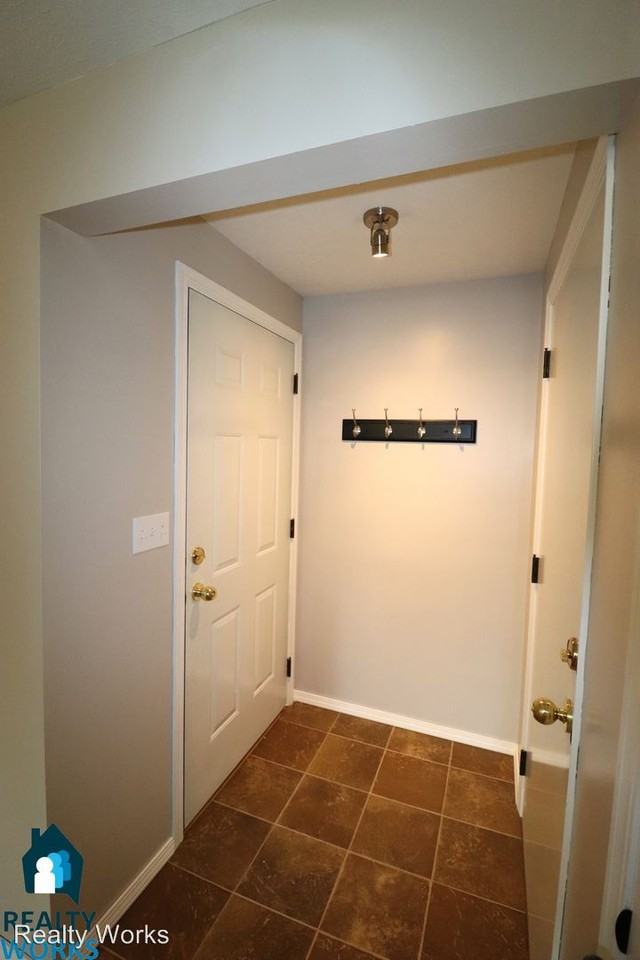 4035 Ballard Cir - Photo 2 of 15