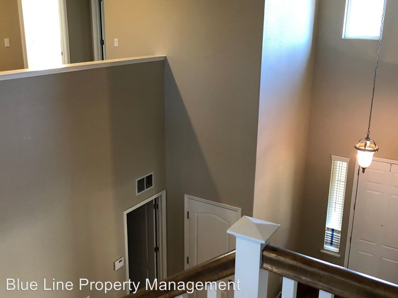 330 Roundhill Dr - Photo 3 of 16