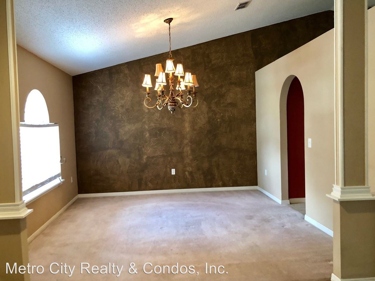 1111 Jayhil Dr - Photo 3 of 14