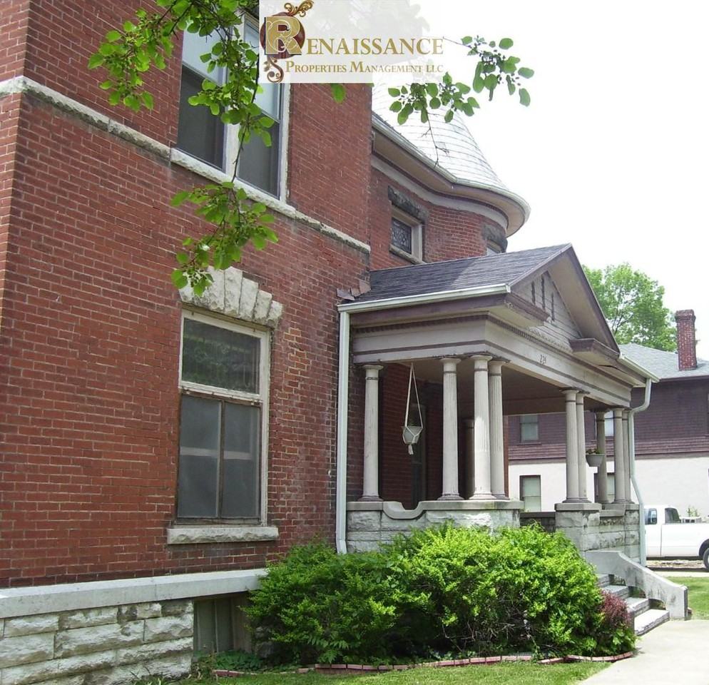 224 S 6Th St - Photo 4 of 6