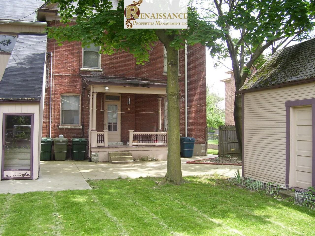 224 S 6Th St - Photo 5 of 6