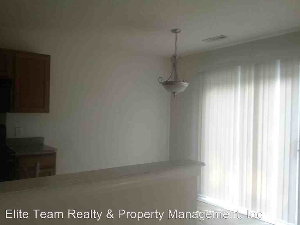 875 Anchor Way NE - Photo 3 of 10