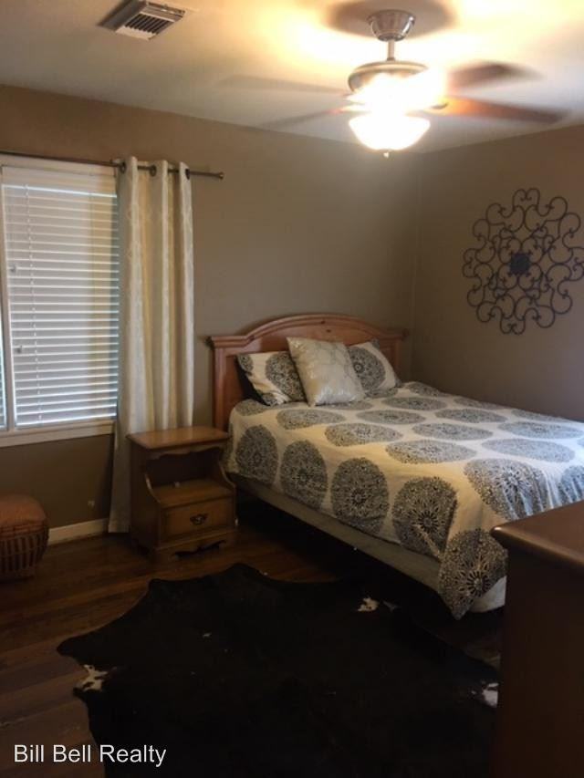 2204 Linwood Ln - Photo 3 of 8