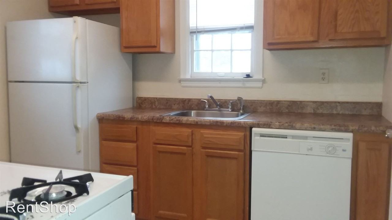 918 W Stewart Rd - Photo 2 of 7