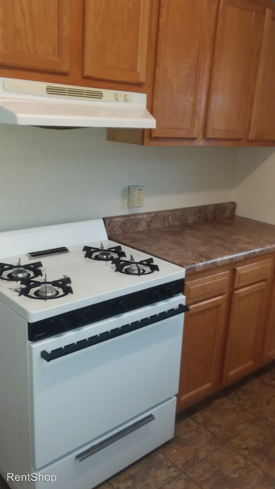 918 W Stewart Rd - Photo 3 of 7