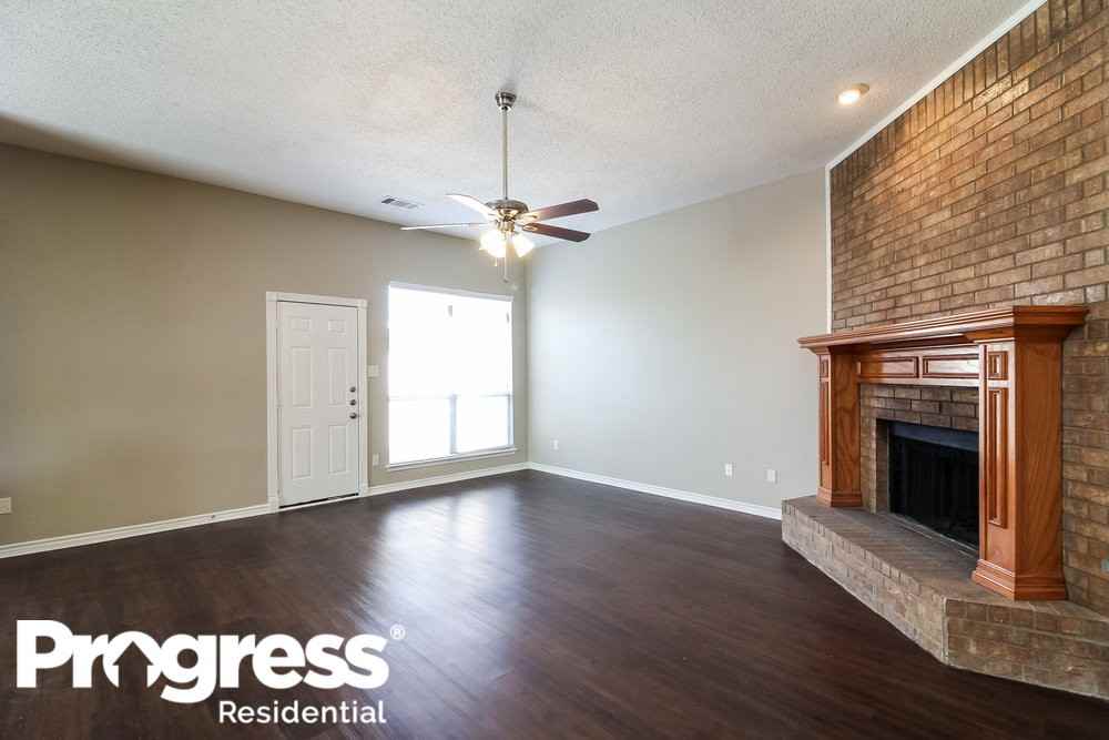 1531 Cardigan Ln - Photo 2 of 14