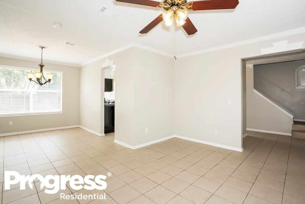 22703 Stratford House Ln - Photo 2 of 16