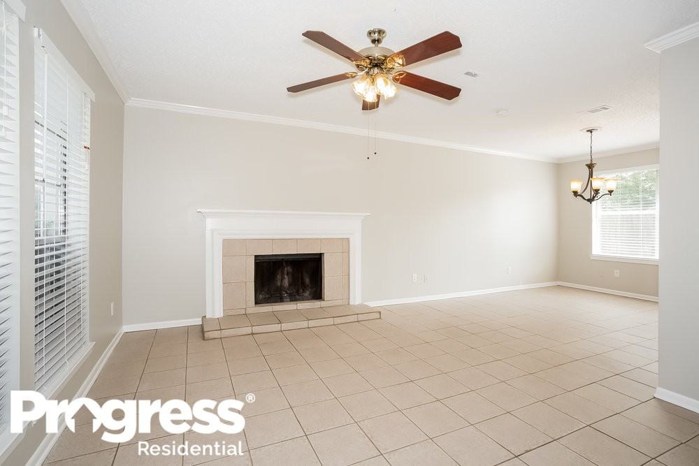 22703 Stratford House Ln - Photo 3 of 16