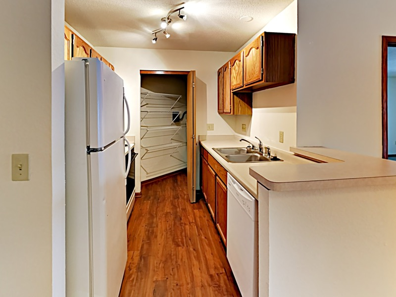 Willow Brook Greens Apartments - Photo 4 of 29