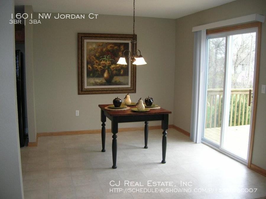 1601 Nw Jordan Ct - Photo 3 of 9