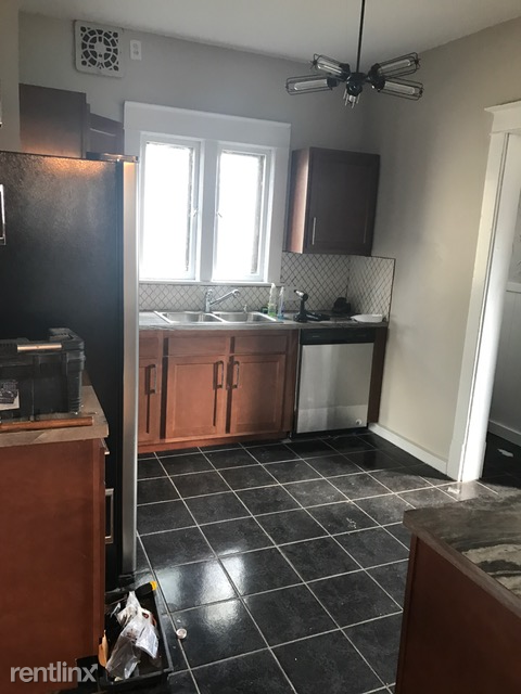 1316 Bemis St SE - Photo 3 of 10