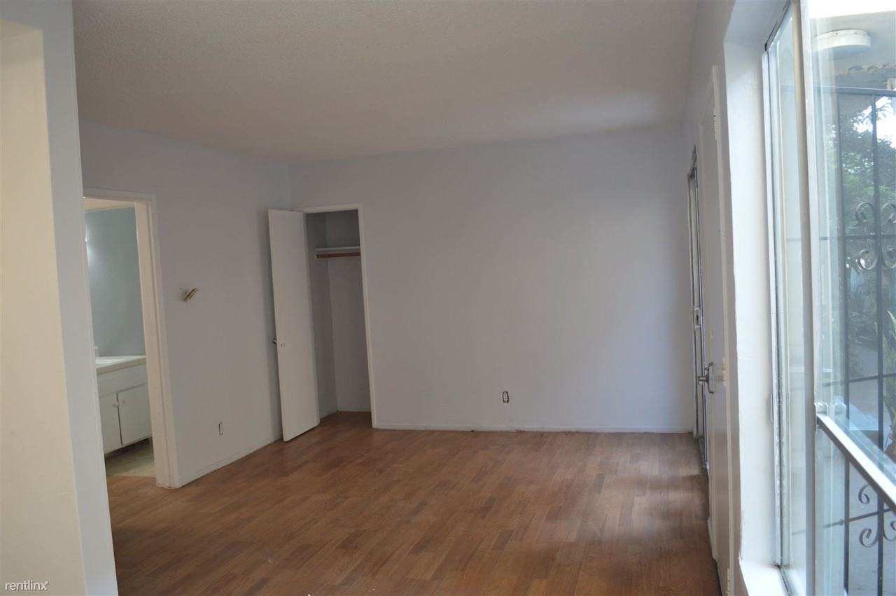 12231 Pacific Ave - Photo 2 of 10