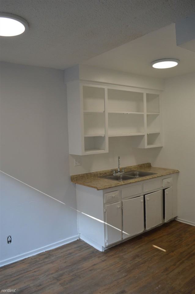 12231 Pacific Ave - Photo 3 of 10