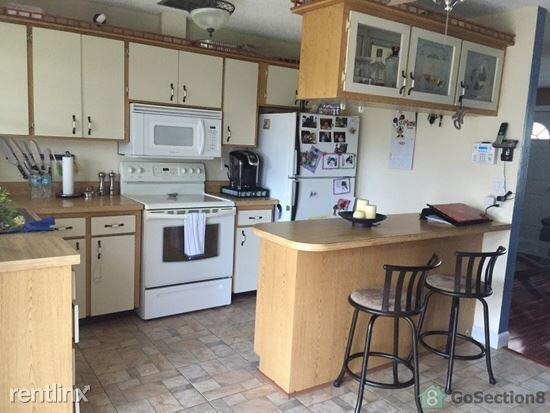 3142 Latrobe St - Photo 3 of 10