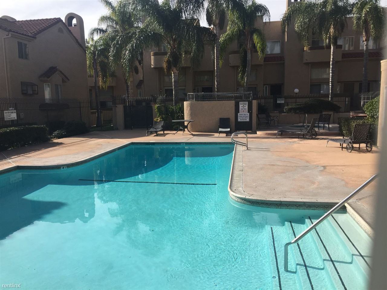 2046 S Bon View Ave - Photo 2 of 8