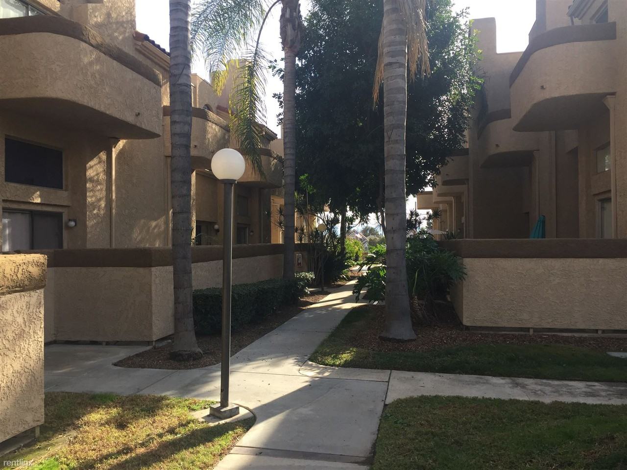 2046 S Bon View Ave - Photo 3 of 8