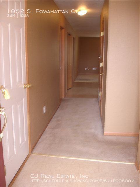 1952 S Powahatan Ct - Photo 2 of 10